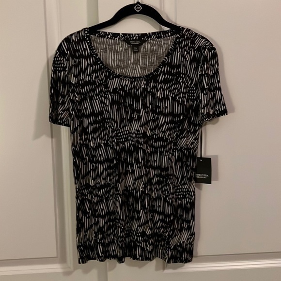 Simply Vera Vera Wang Tops - NWT Simply Vera Vera Wang Print Scoopneck Blouse Women’s XS Black Abstract